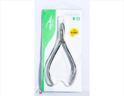 Kiểm Nghĩa cắt móng (1)